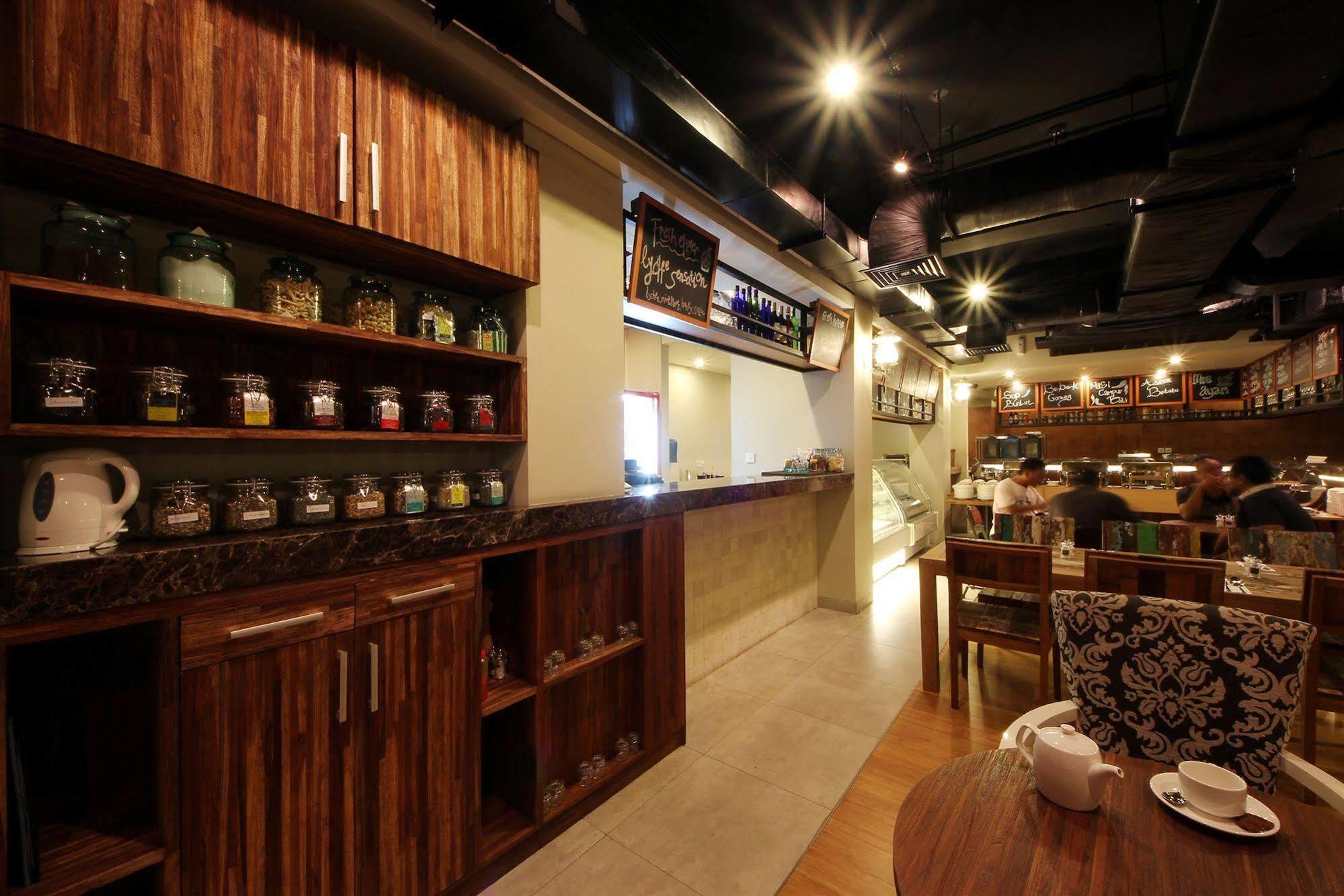 Holiday Inn Express Bali Sunset Road By Ihg Kuta  Luaran gambar